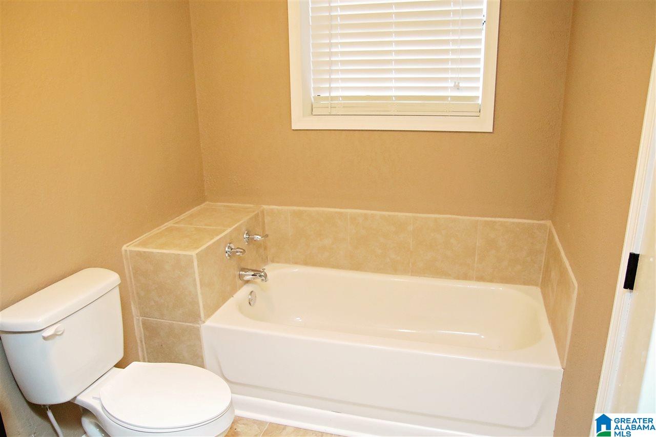 225 Pinecrest Drive Weaver, AL 36277 - Photo 13 of 40