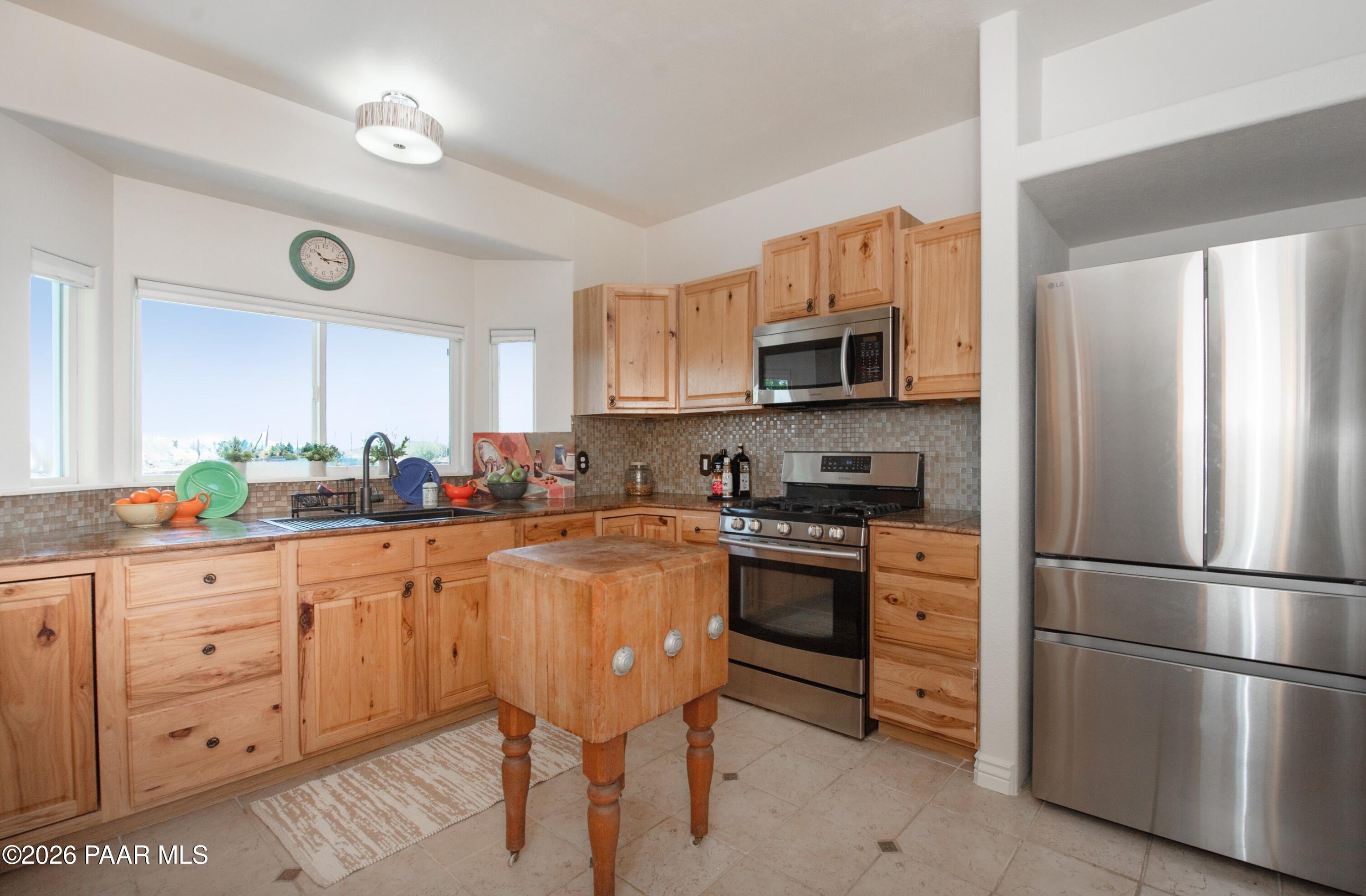 17775 East Rocking J Lane Dewey, AZ 86327 - Photo 10 of 51 Kitchen