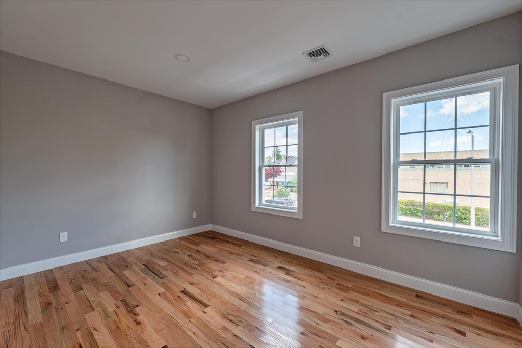 364 High Street Fall River, MA 02720 - Photo 23 of 34