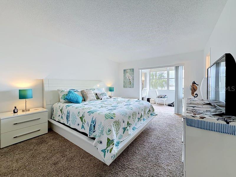 4550 Cove Circle, Unit 302 St. Petersburg, FL 33708 - Photo 21 of 55