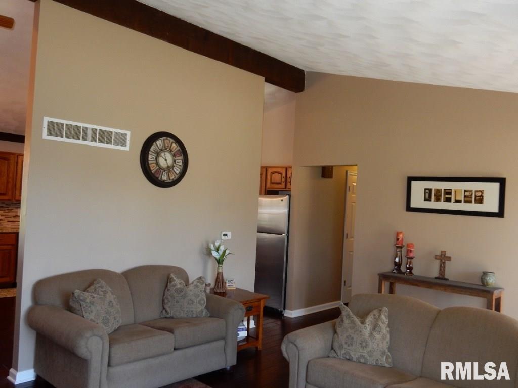 217 Harvester Road Canton, IL 61520 - Photo 4 of 35 Gallery Image 4