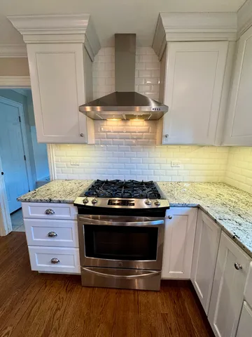 $5,500 | 804 Paradise Lane, Libertyville, IL 60048