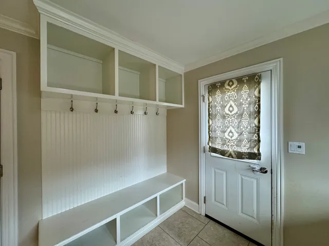 $5,500 | 804 Paradise Lane, Libertyville, IL 60048