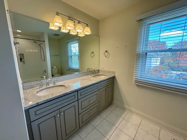 $5,500 | 804 Paradise Lane, Libertyville, IL 60048