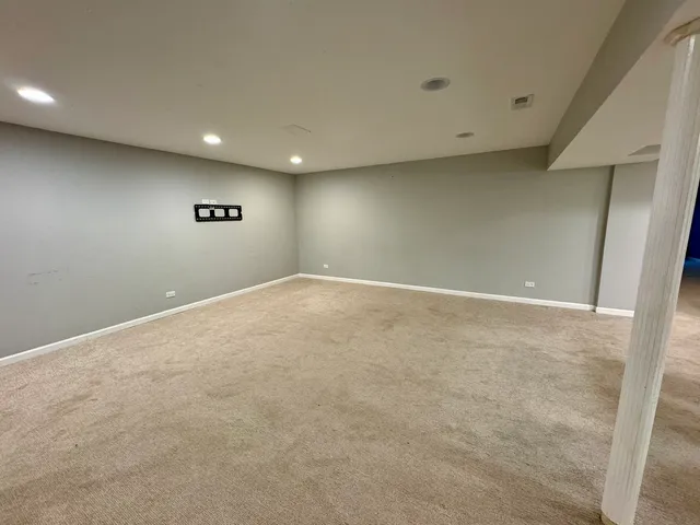 $5,500 | 804 Paradise Lane, Libertyville, IL 60048