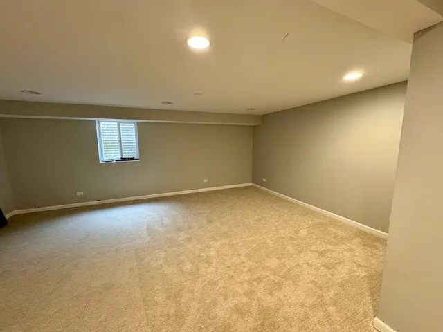 $5,500 | 804 Paradise Lane, Libertyville, IL 60048