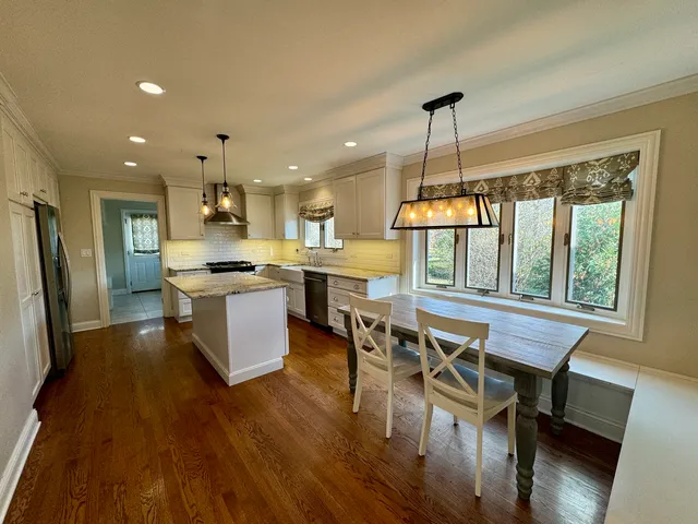 $5,500 | 804 Paradise Lane, Libertyville, IL 60048