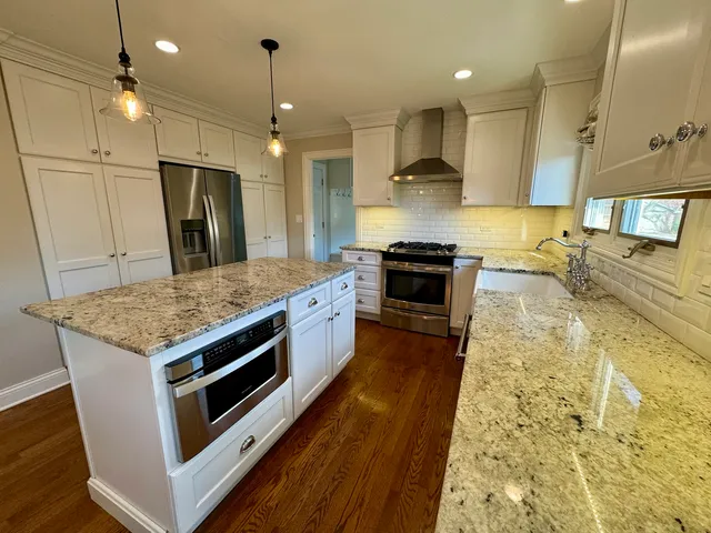 $5,500 | 804 Paradise Lane, Libertyville, IL 60048