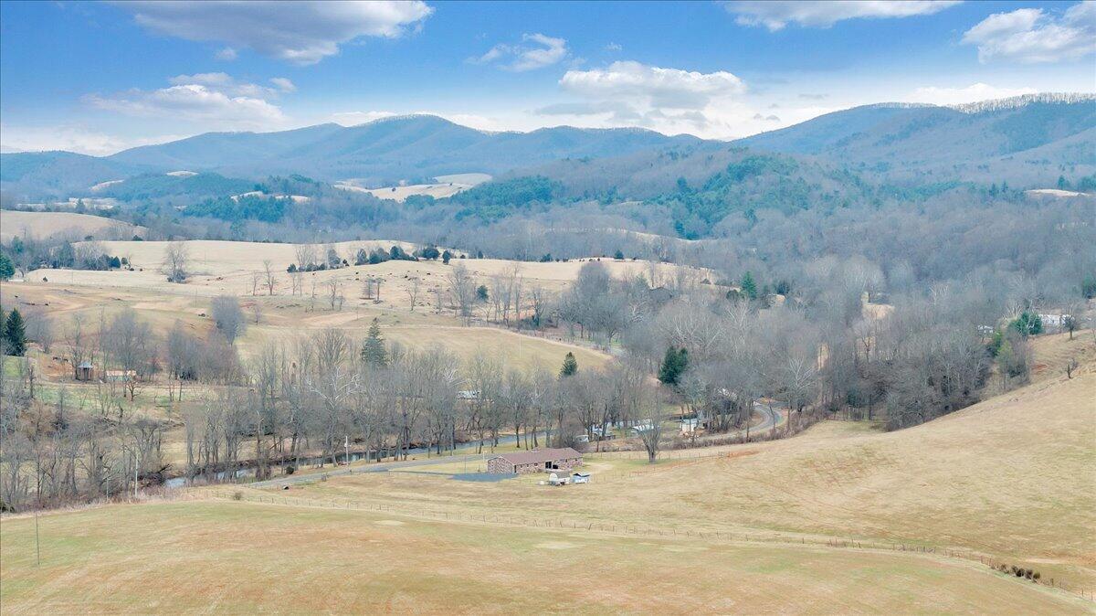 1167 St Peters Road Speedwell, VA 24374 - Photo 40 of 40 086-DJI_20260110024159_0267_D
