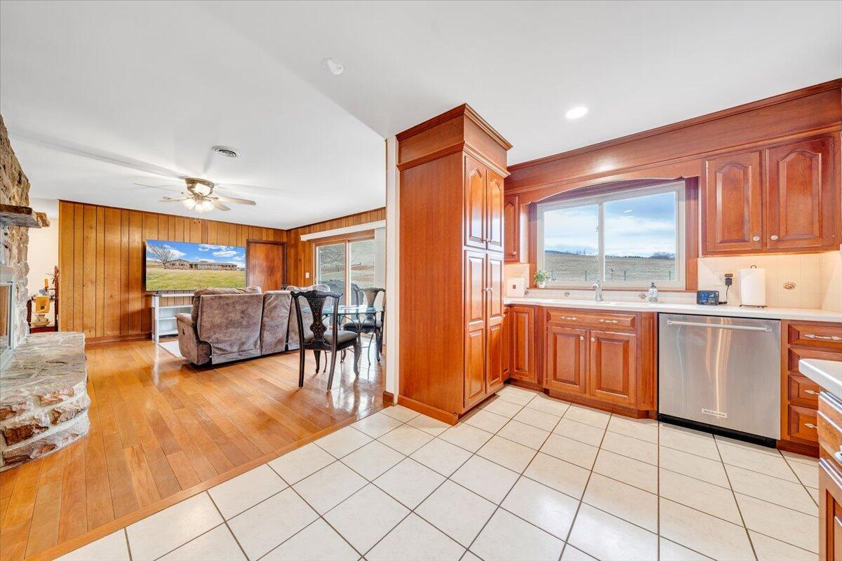 1167 St Peters Road Speedwell, VA 24374 - Photo 9 of 40 015-MIB01103