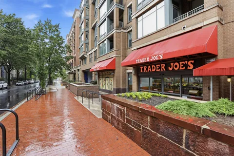$865,000 | 1111 25th Street Northwest, Unit 906, Washington, DC 20037