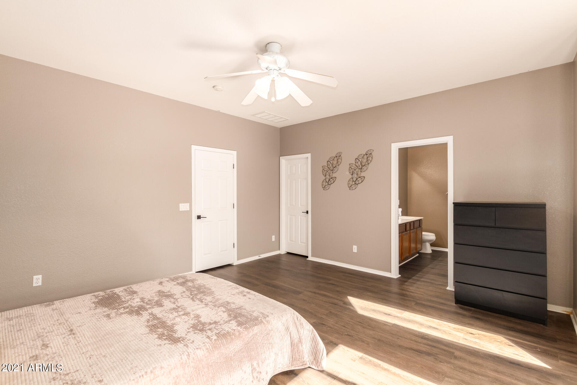 14613 West Redfield Road Surprise, AZ 85379 - Photo 13 of 28 Spacious owners suite
