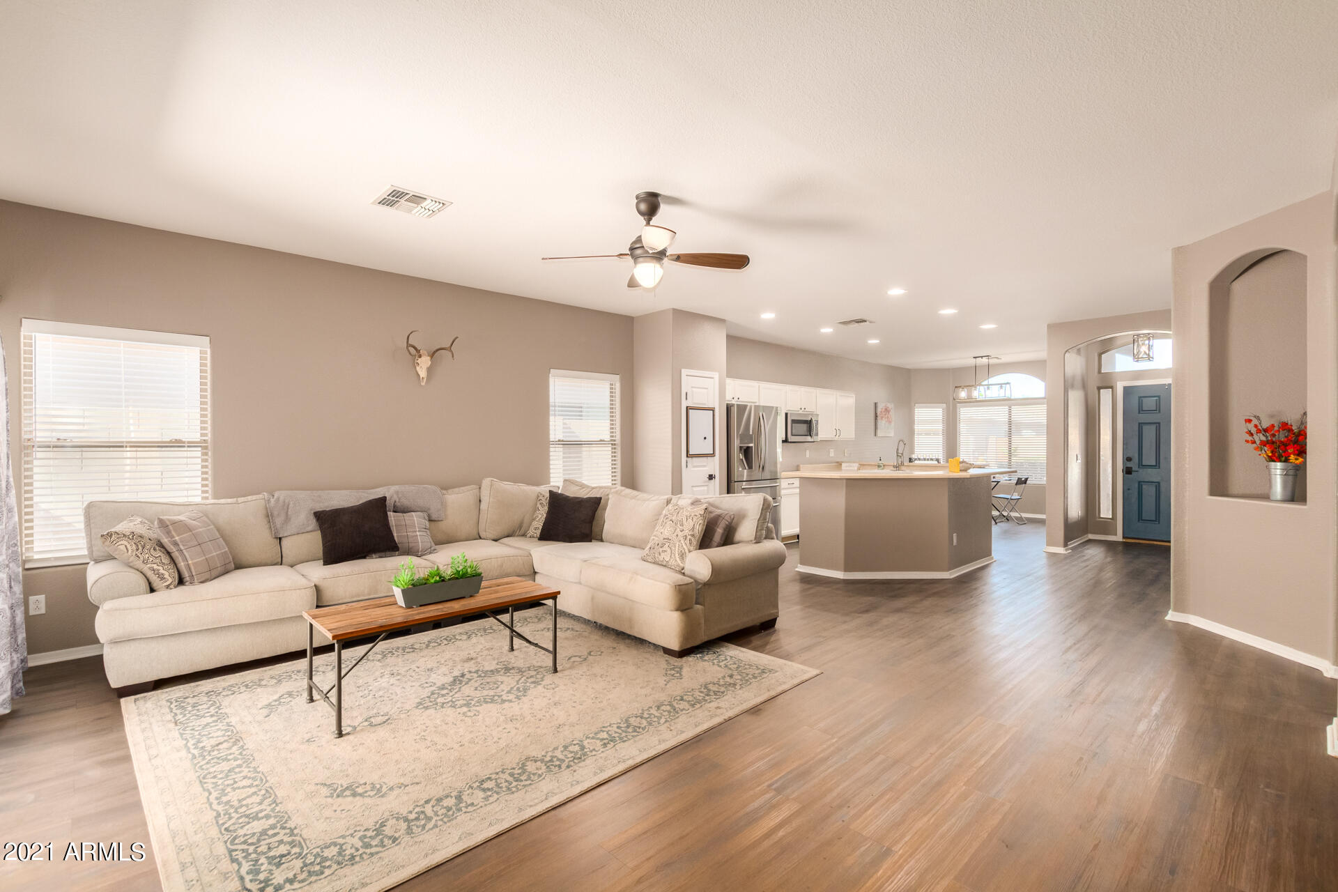14613 West Redfield Road Surprise, AZ 85379 - Photo 7 of 28 Spacious great room