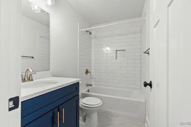 $629,900 | 8032 Frst Rdg Lane, Lysander, NY 13027