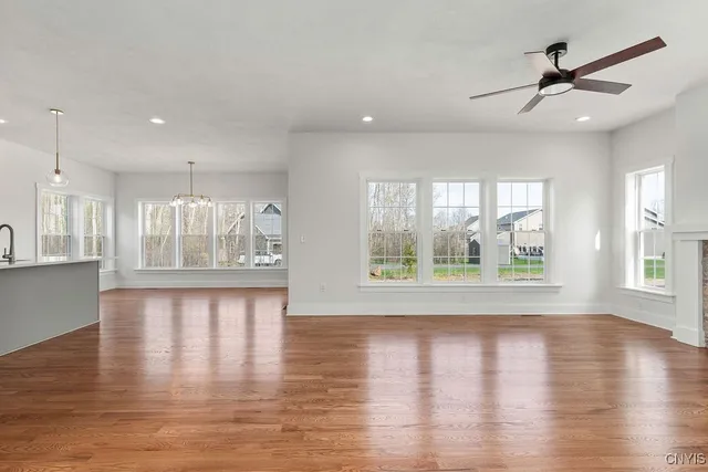 $629,900 | 8032 Frst Rdg Lane, Lysander, NY 13027