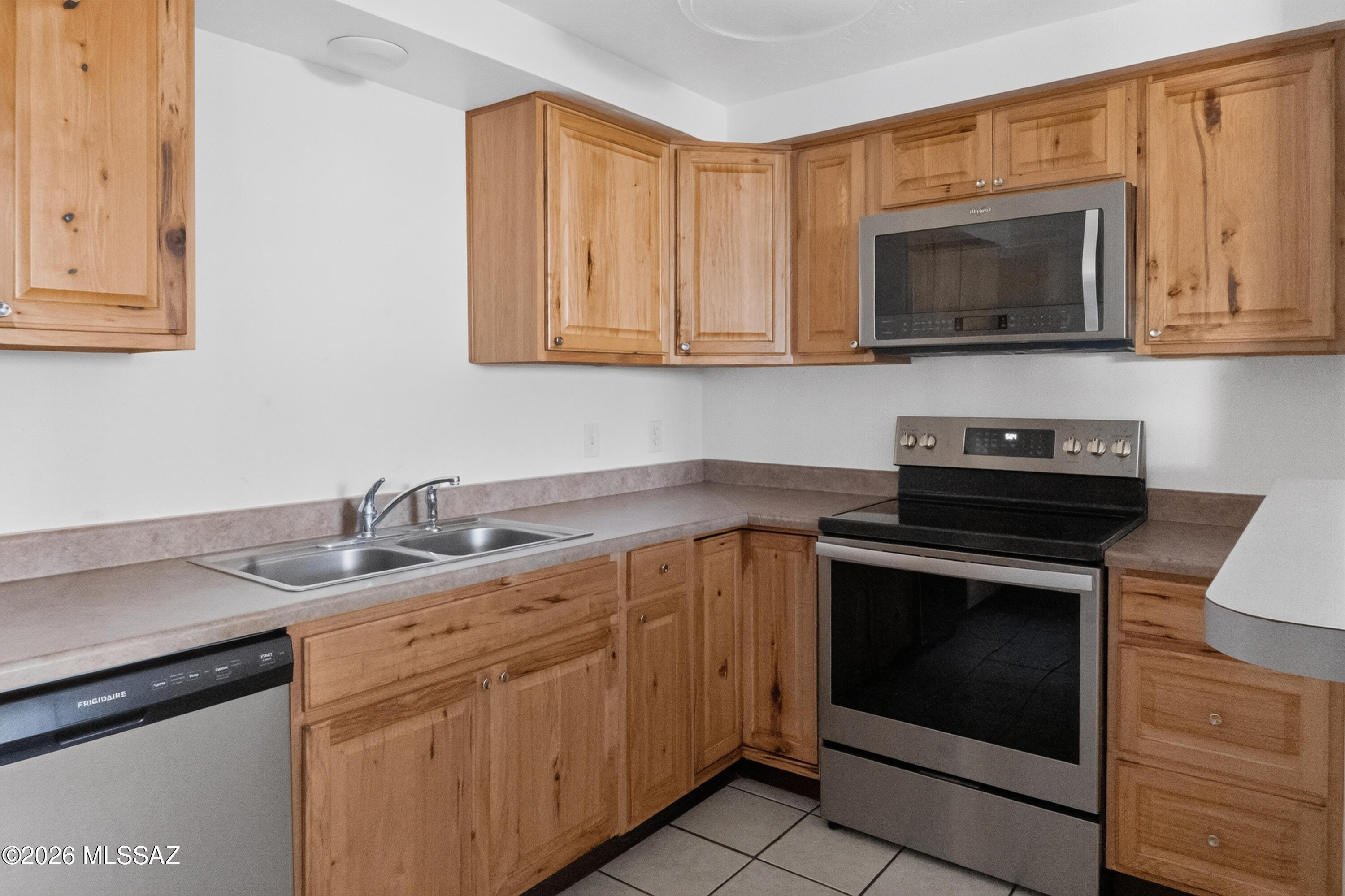 131 West Pastime Road Tucson, AZ 85705 - Photo 5 of 18 Main House Kitchen