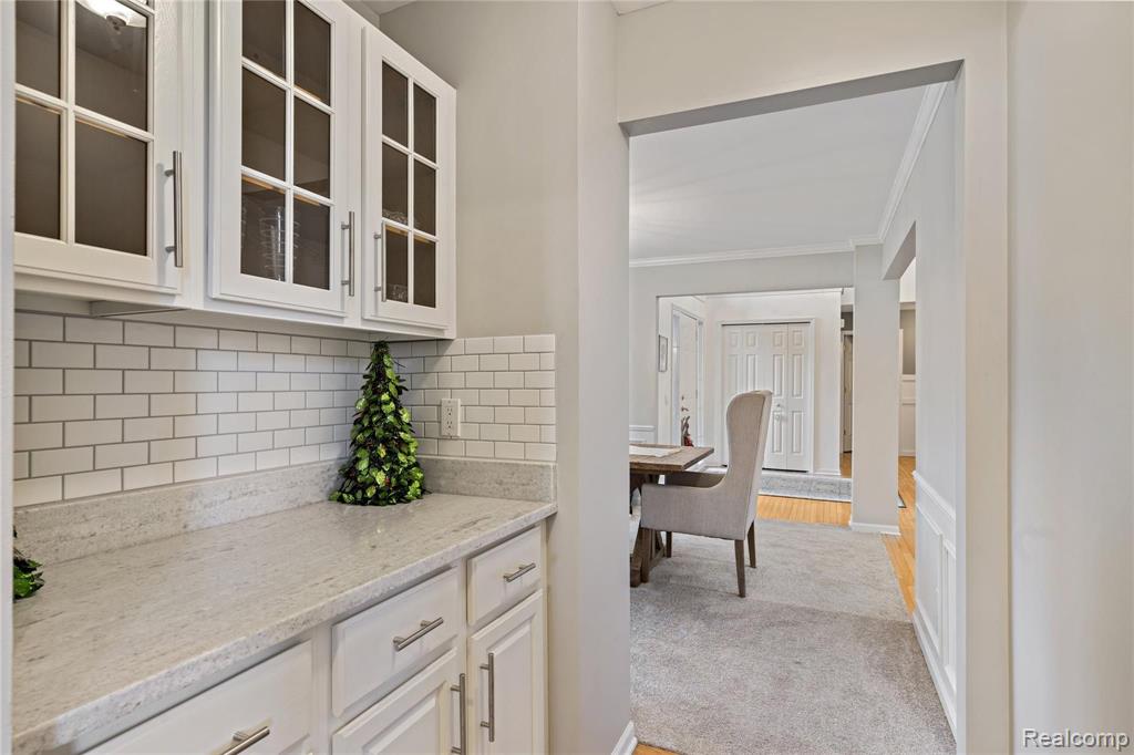 3960 Kaeleaf Road Lake Orion, MI 48360 - Photo 22 of 38