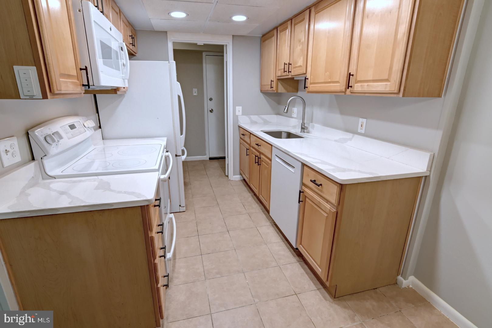 11658 Stoneview Square, Unit 2B Reston, VA 20191 - Photo 1 of 31 Gallery Image 1