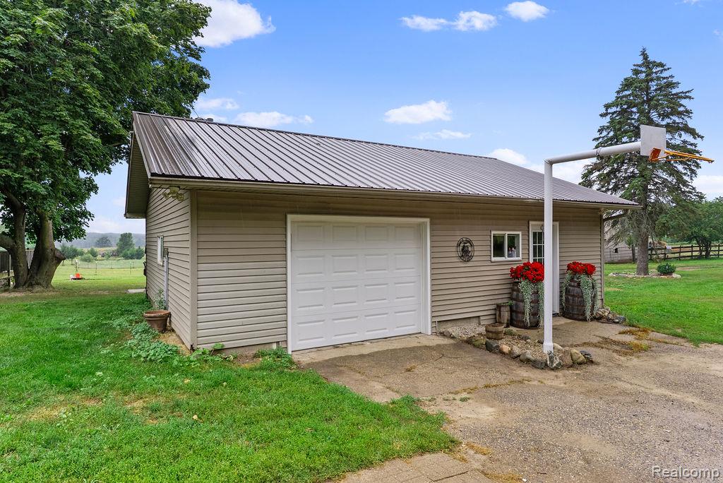 2410 South Coldwater Road Mount Pleasant, MI 48858 - Photo 8 of 42