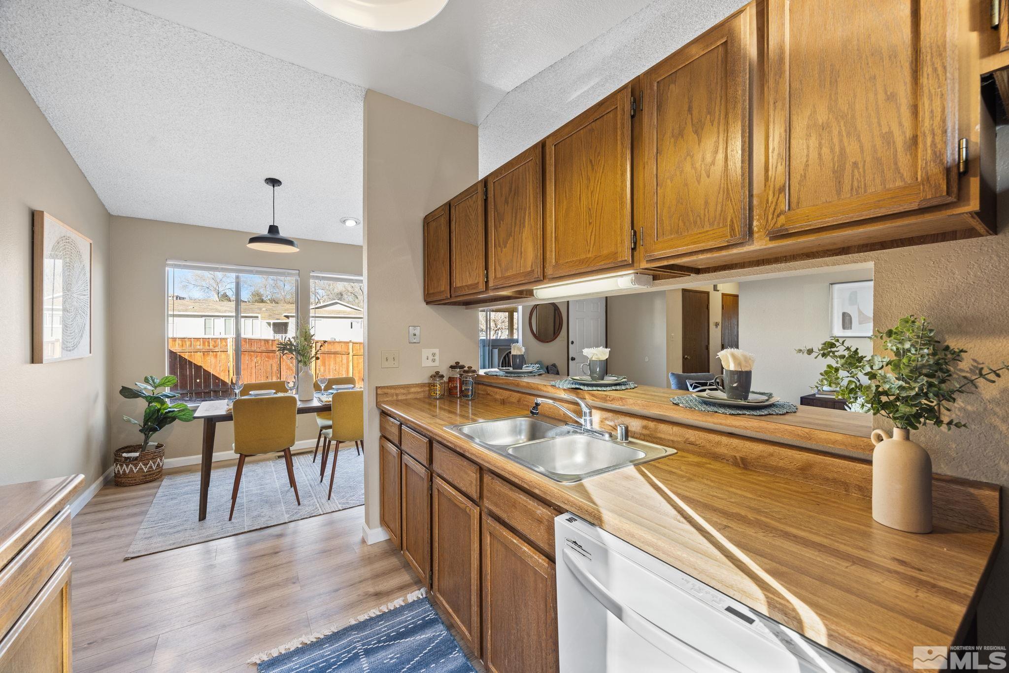 2490 Sunray Drive Reno, NV 89503 - Photo 7 of 28 Photo 7