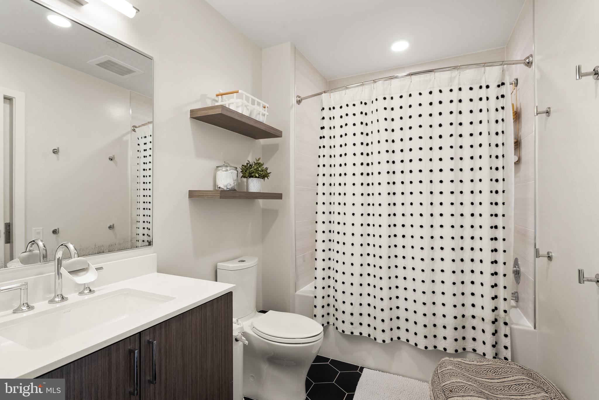 1211 Van Street Southeast, Unit PH13B Washington, DC 20003 - Photo 15 of 25