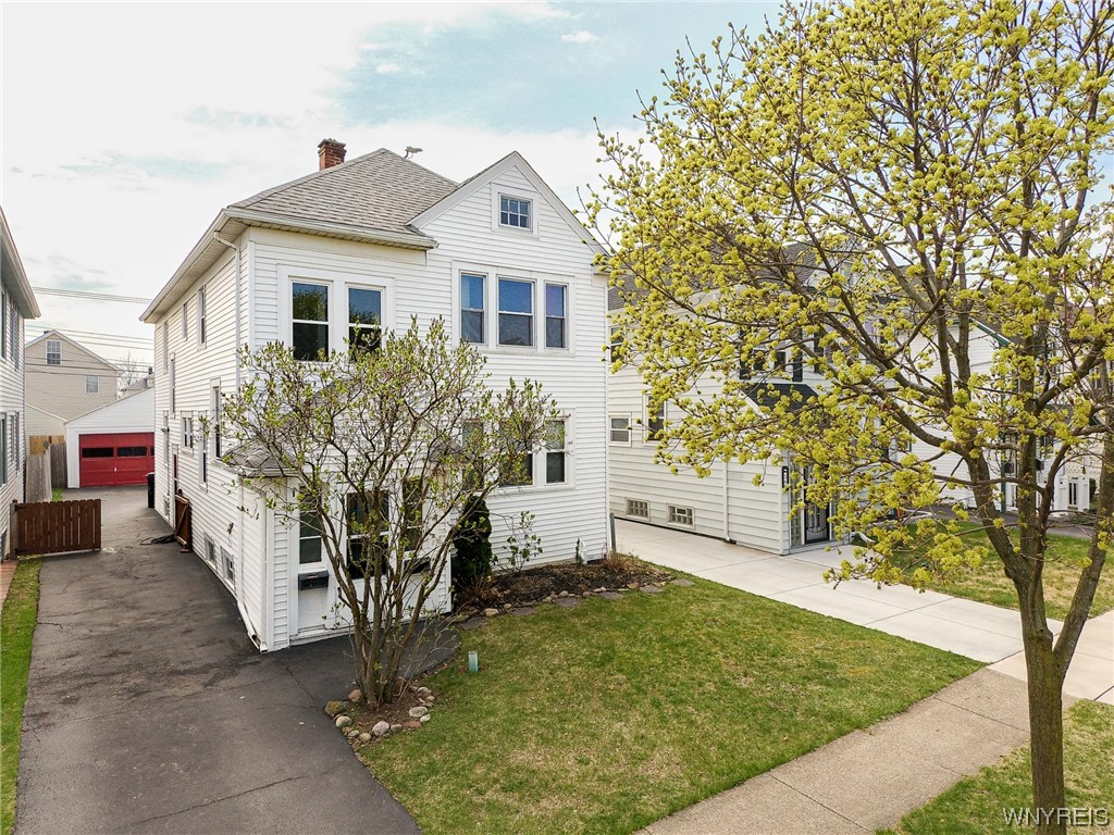 346 Westgate Road Tonawanda Town, NY 14217 - Photo 2 of 16