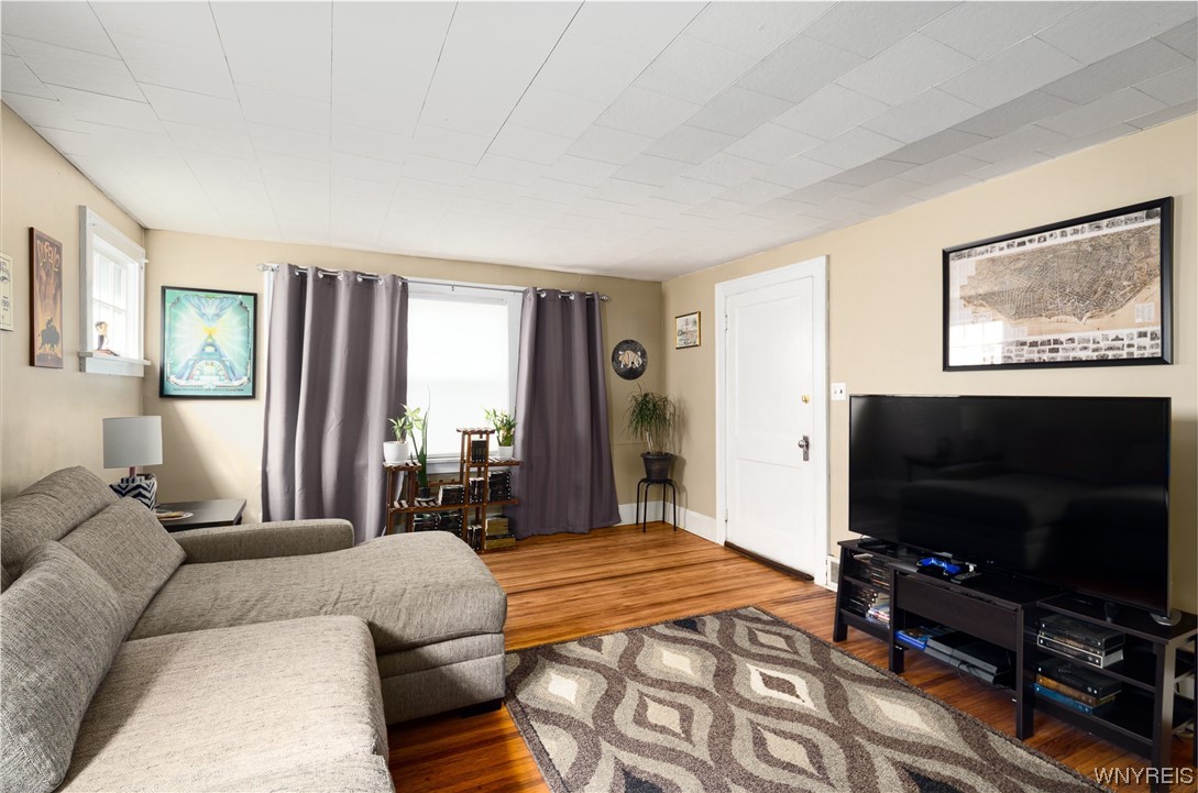 346 Westgate Road Tonawanda Town, NY 14217 - Photo 3 of 16