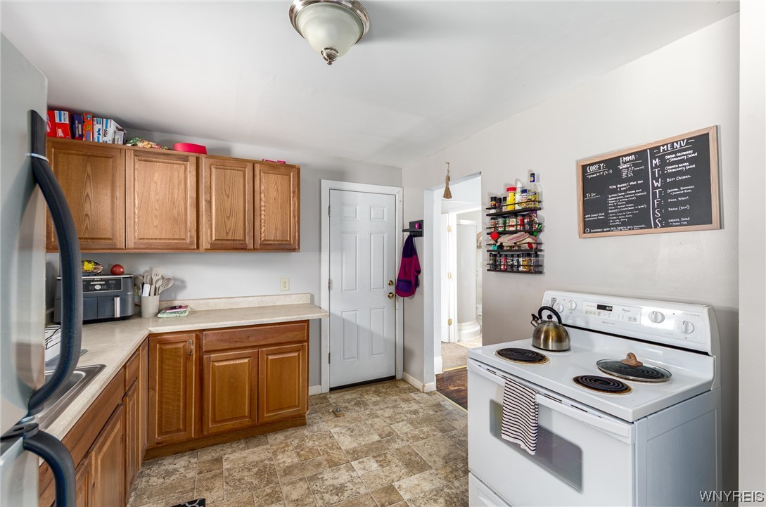 346 Westgate Road Tonawanda Town, NY 14217 - Photo 8 of 16