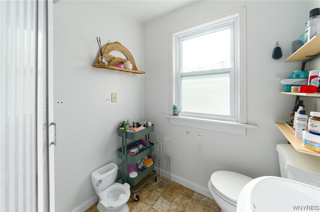 346 Westgate Road Tonawanda Town, NY 14217 - Photo 9 of 16