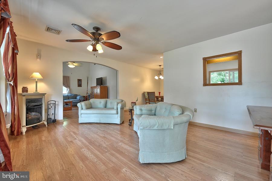 205 Mathis Drive Tuckerton, NJ 08087 - Photo 2 of 24 Gallery Image 2