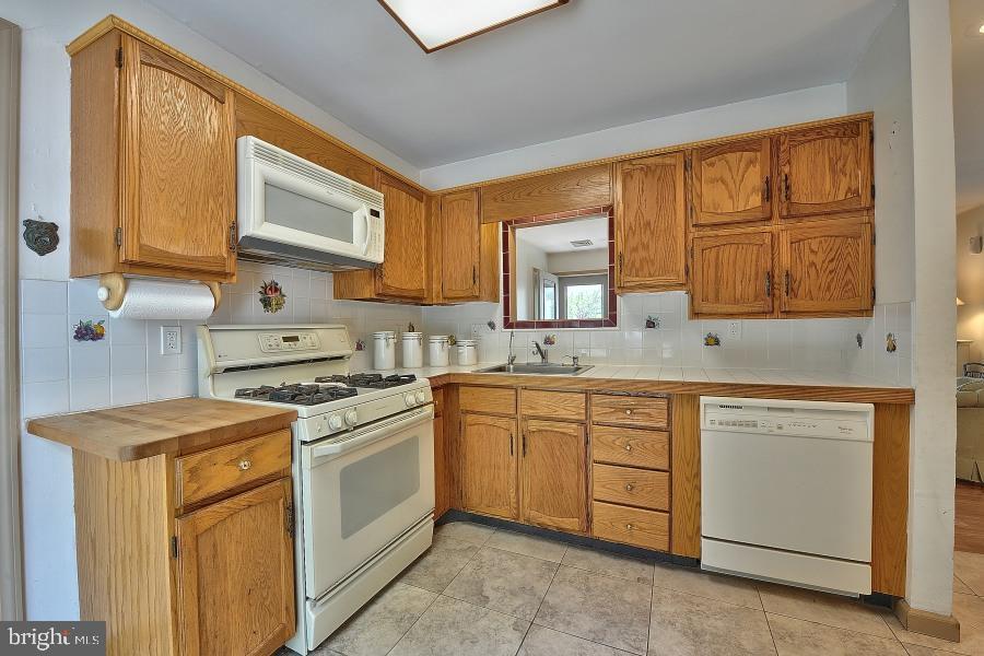 205 Mathis Drive Tuckerton, NJ 08087 - Photo 9 of 24 Gallery Image 9