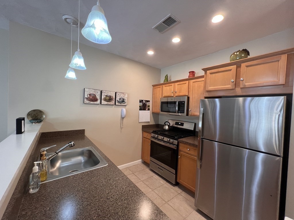 63 Central Street, Unit 101 North Reading, MA 01864 - Photo 7 of 16