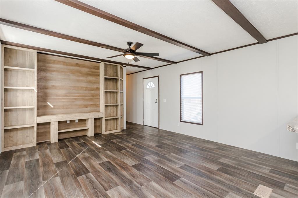 2900 Interstate 35, Unit 197 Waco, TX 76706 - Photo 8 of 24 a view of an empty room with a window