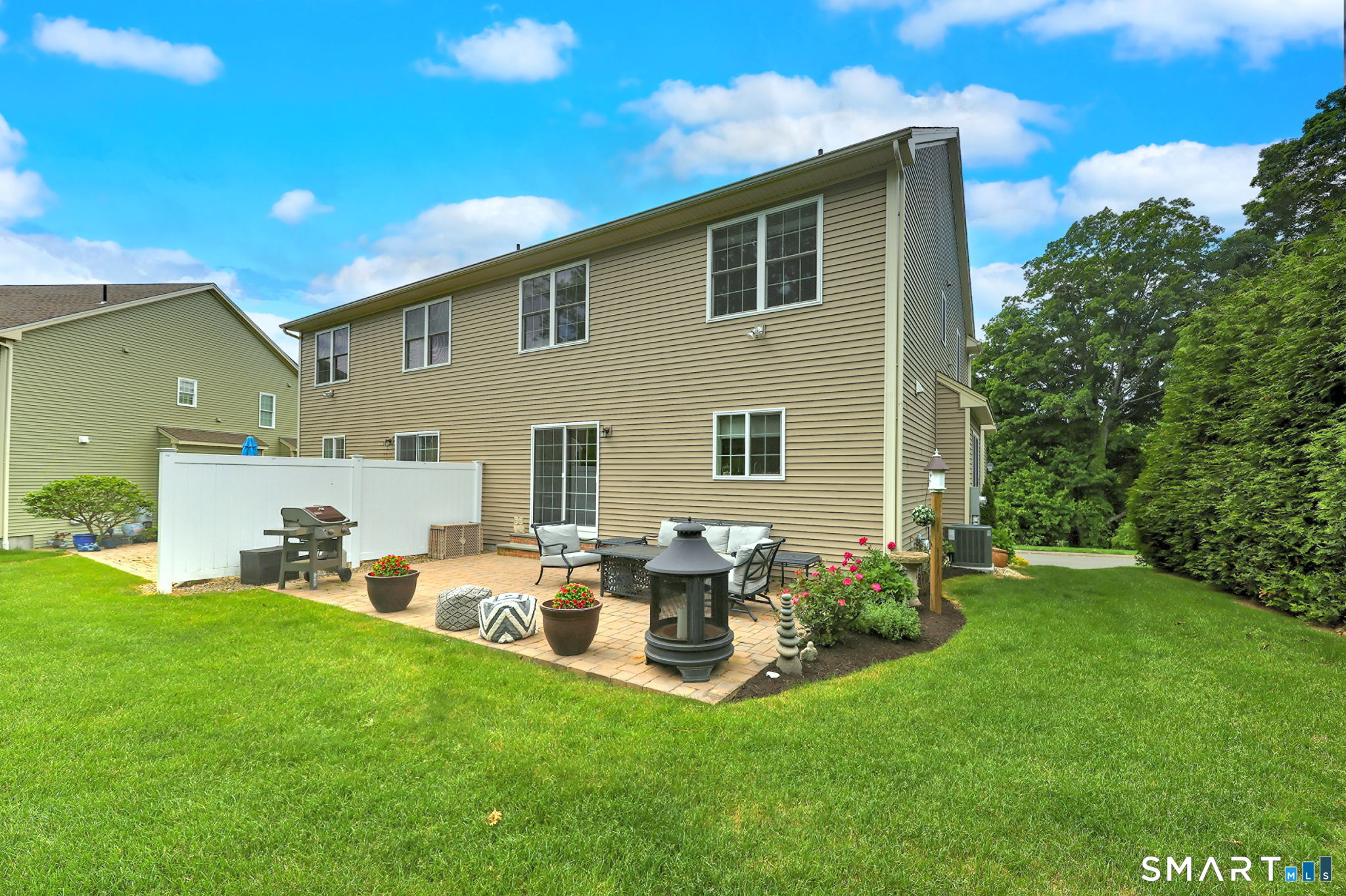 184 Wells View Road, Unit 184 Shelton, CT 06484 - Photo 26 of 40 Private back yard patio with a ton of space for entertaining!