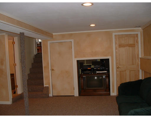 17 Marcus Road Wilmington, MA 01887 - Photo 12 of 17 Gallery Image 12