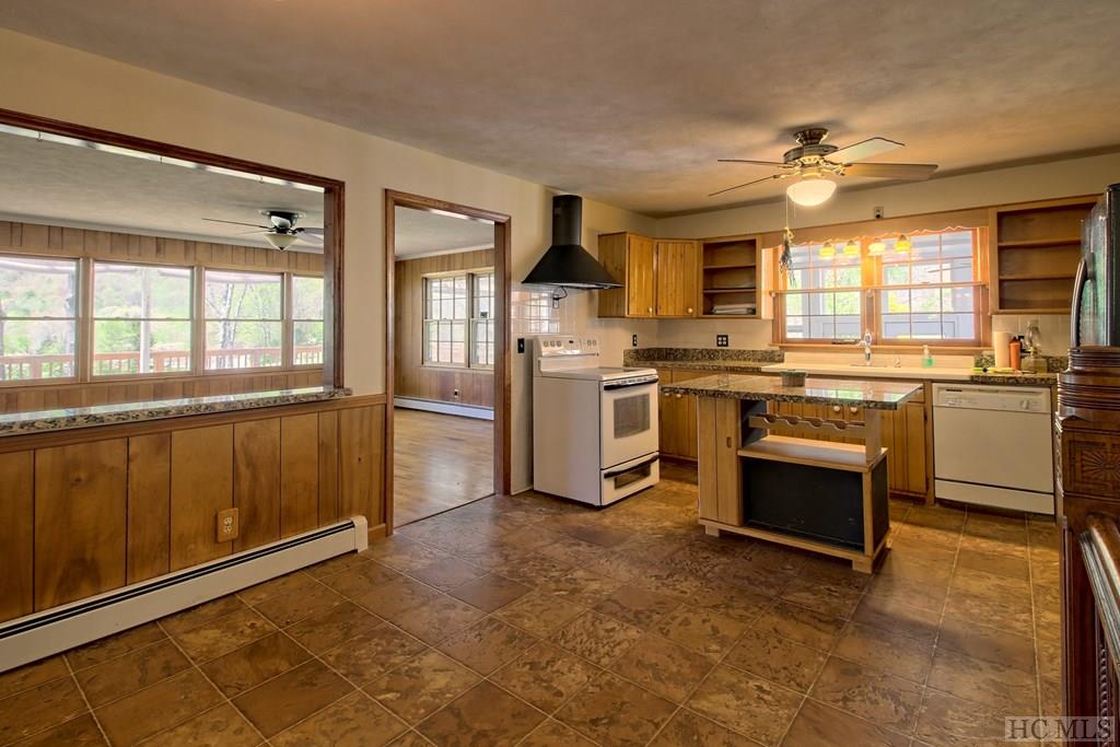 70 Summit Road Otto, NC 28763 - Photo 5 of 36 Gallery Image 5