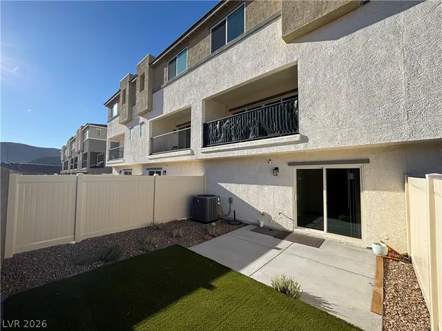 $1,950 | 2735 Atomic Tangerine Way, Unit 4, Las Vegas, NV 89183