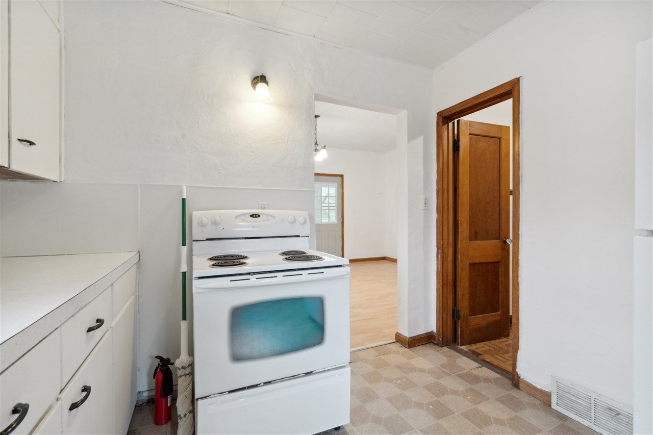 207 2nd Avenue Keystone, IA 52249 - Photo 8 of 25 Gallery Image 8