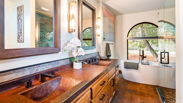 $1,700,000 | 70 Atherton Oaks Drive, Novato, CA 94945