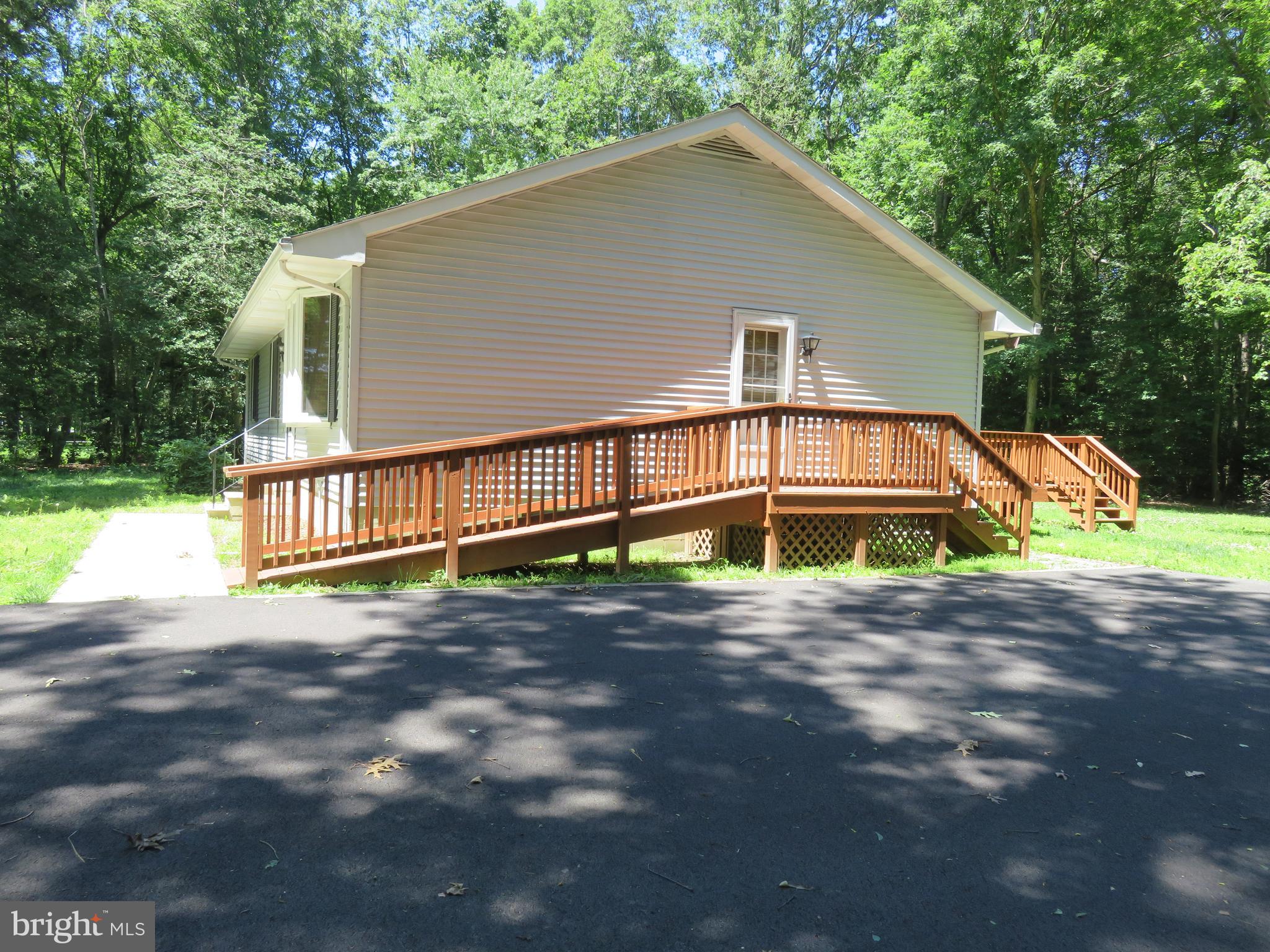 11443 Beideman Road Lincoln, DE 19960 - Photo 4 of 43 Side entrance with ramp