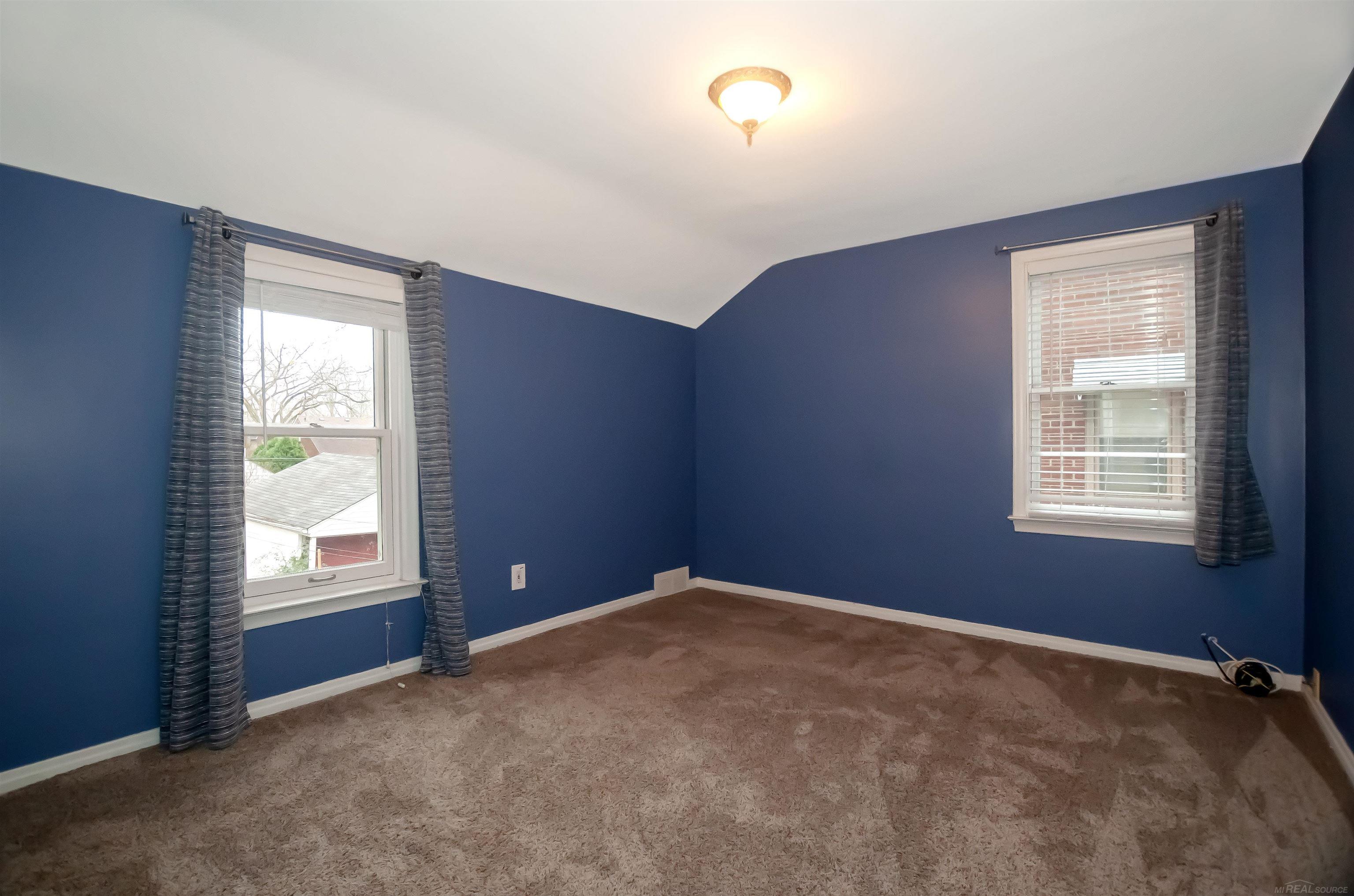 1891 Oxford Road Grosse Pointe Woods, MI 48236 - Photo 22 of 34