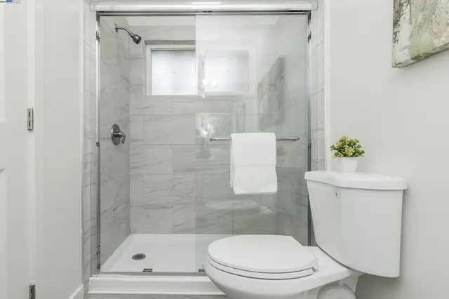 $649,900 | 1965 Ascot Drive, Unit 6, Moraga, CA 94556