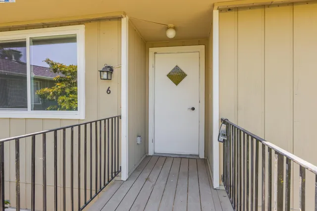$649,900 | 1965 Ascot Drive, Unit 6, Moraga, CA 94556