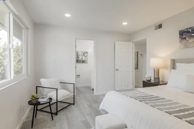 $649,900 | 1965 Ascot Drive, Unit 6, Moraga, CA 94556