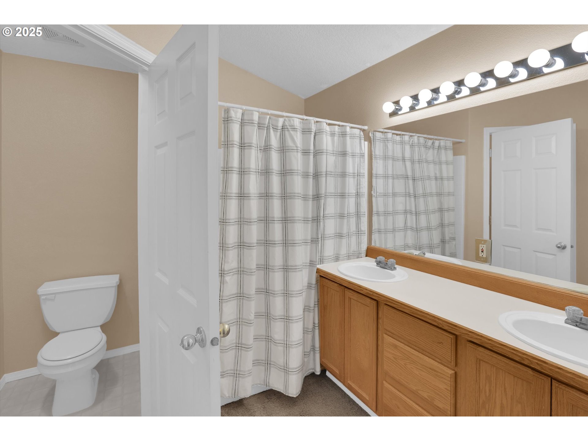 21525 Southwest Frammy Way Beaverton, OR 97003 - Photo 16 of 33