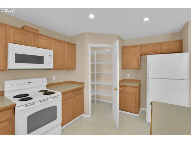 $564,000 | 21525 Southwest Frammy Way, Beaverton, OR 97003