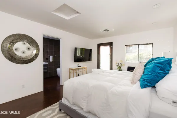 $1,350,000 | 5002 North 38th Place, Phoenix, AZ 85018