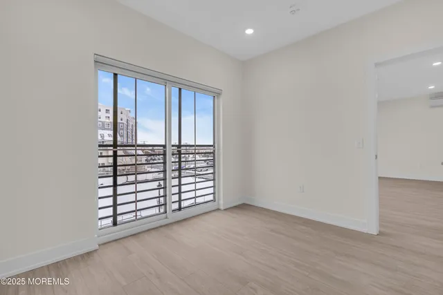 $2,575 | 19 Carr Avenue, Unit 403, Keansburg, NJ 07734