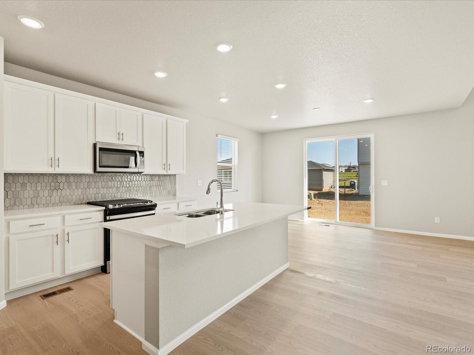 9070 Pitkin Street Commerce City, CO 80022 - Photo 9 of 33