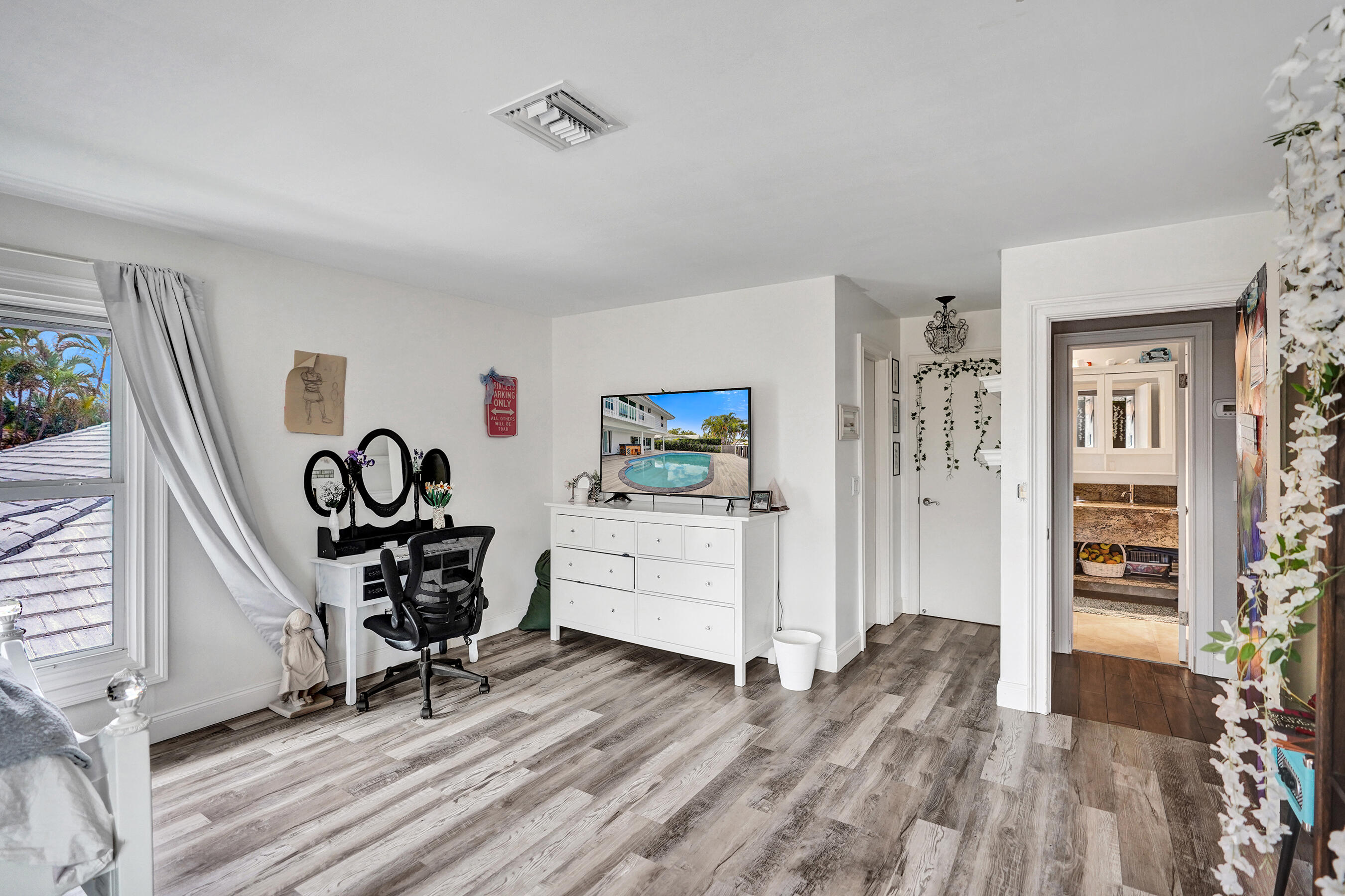 3001 Northeast 47th Street Lighthouse Point, FL 33064 - Photo 17 of 37 DSC05859